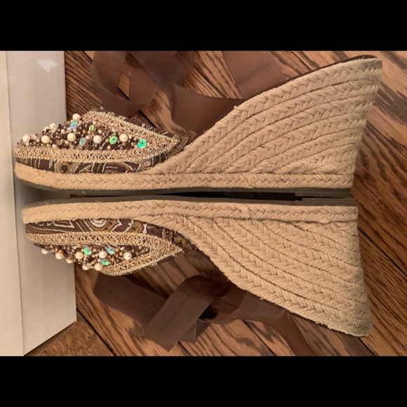 Beautiful, beaded, lace-up espadrille sandals - Picture 3 of 5
